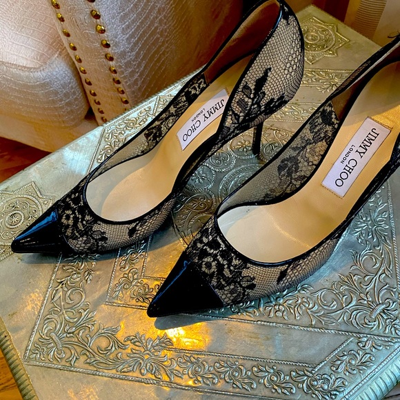Virtually new lace and patent leather pumps. Jimmy Choo. - Picture 1 of 7